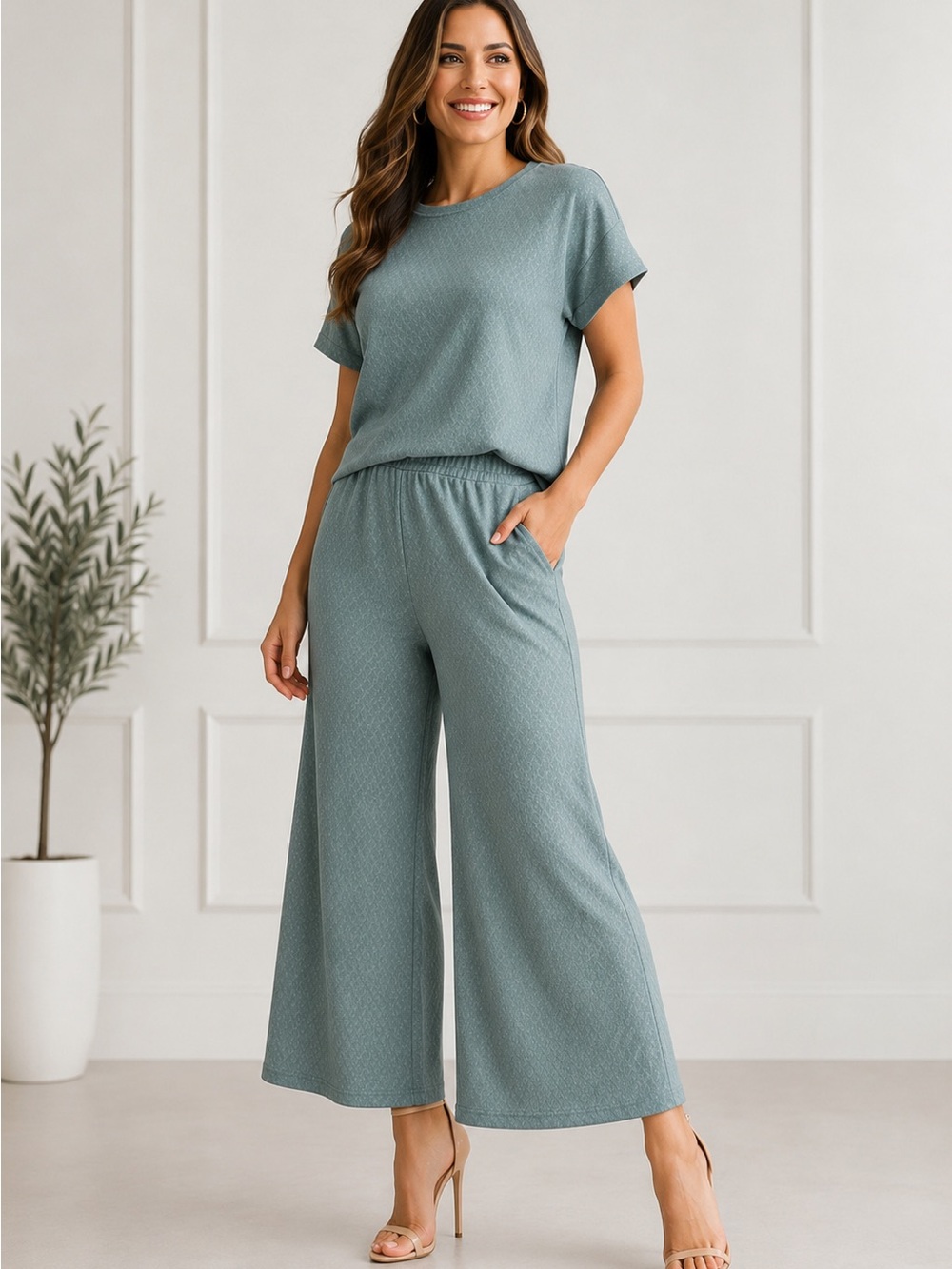 See and Be Seen Diamond Textured Glitter Capri Set - Large - NWT - A080